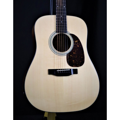 Eastman E10D All Solid  Dreadnought - Acoustic Guitar
