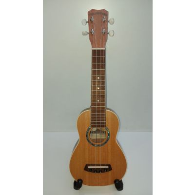 Islander SMS-4 Traditional soprano ukulele with spruce top